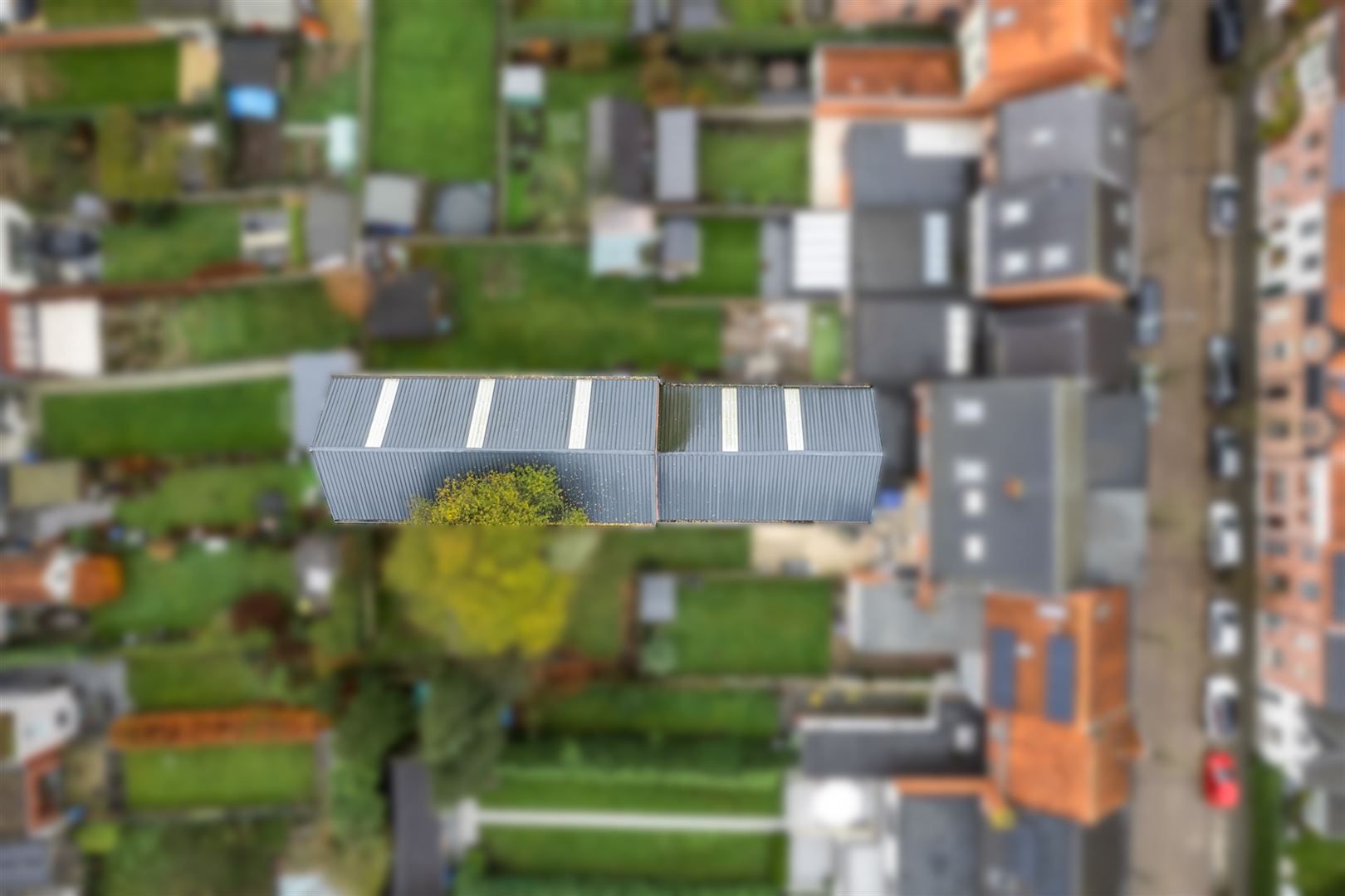 Magazijn ca. 275m2 gelegen achter appartementsgebouw met verdieping foto 2