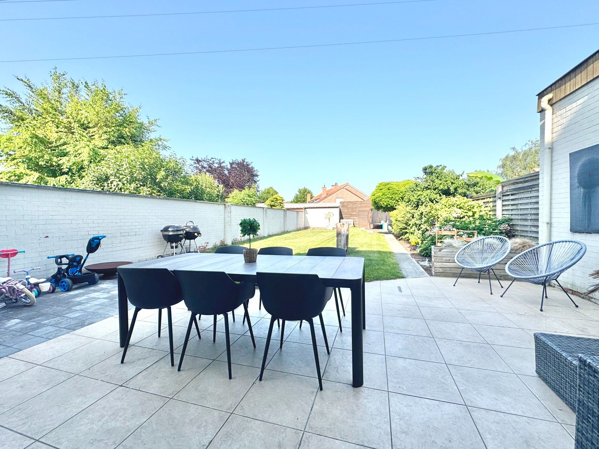 WONING MET 4 KAMERS - TUIN - GROTE CARPORT & UITWEG ACHTERAAN - 433 M² foto 15