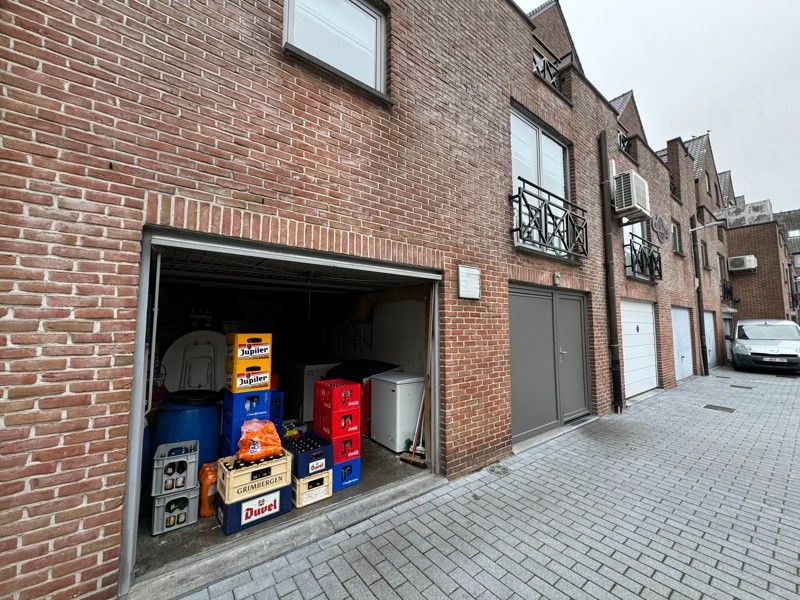 Handelspand met garage en kelder. foto 28