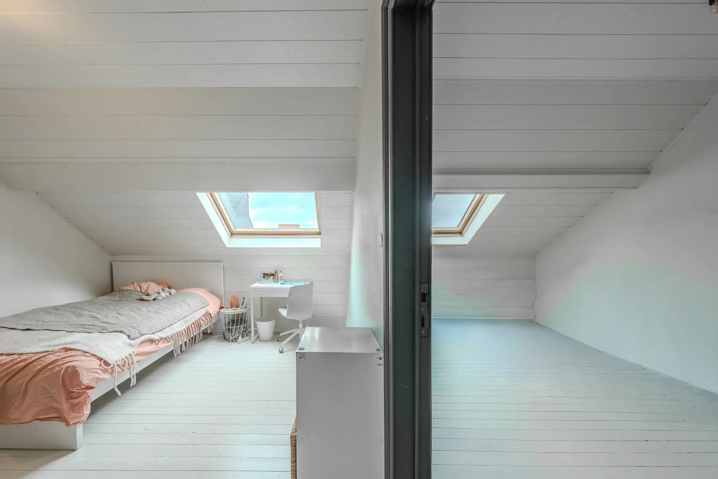 Ruime woning met vijf slaapkamers en gezellige stadskoer foto 6