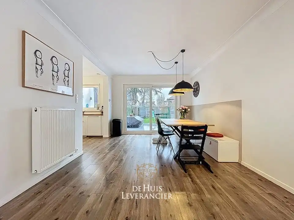 B&B Moment ELSDONK: Stijlvol gerenoveerde gezinswoning met 4 slpks en tuin, EPC Label B foto 8