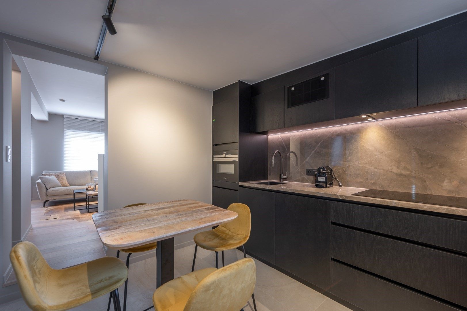Mooi gerenoveerde woning in het hartje van Knokke nabij de Lippenslaan foto 8