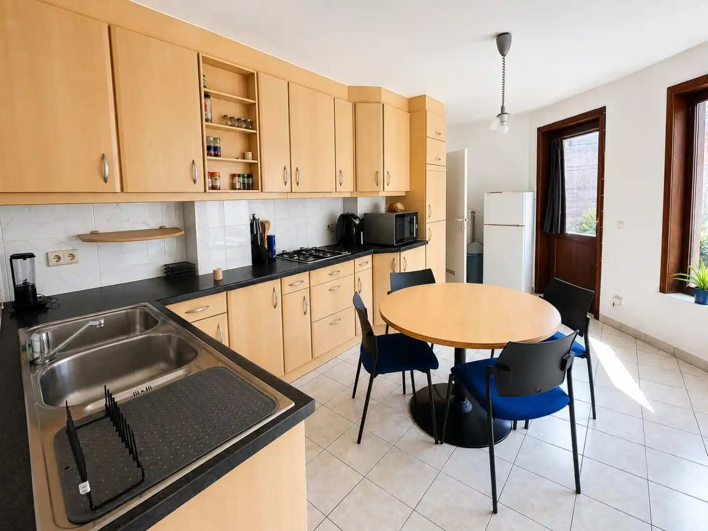 Centraal gelegen éénslaapkamerappartement nabij de grote markt te Nieuwpoort-Stad foto 4