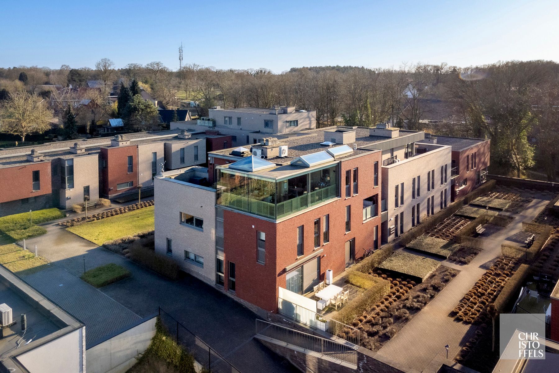 Luxe penthouse van 239m² met 34m² terrassen in hartje Zutendaal! foto 17