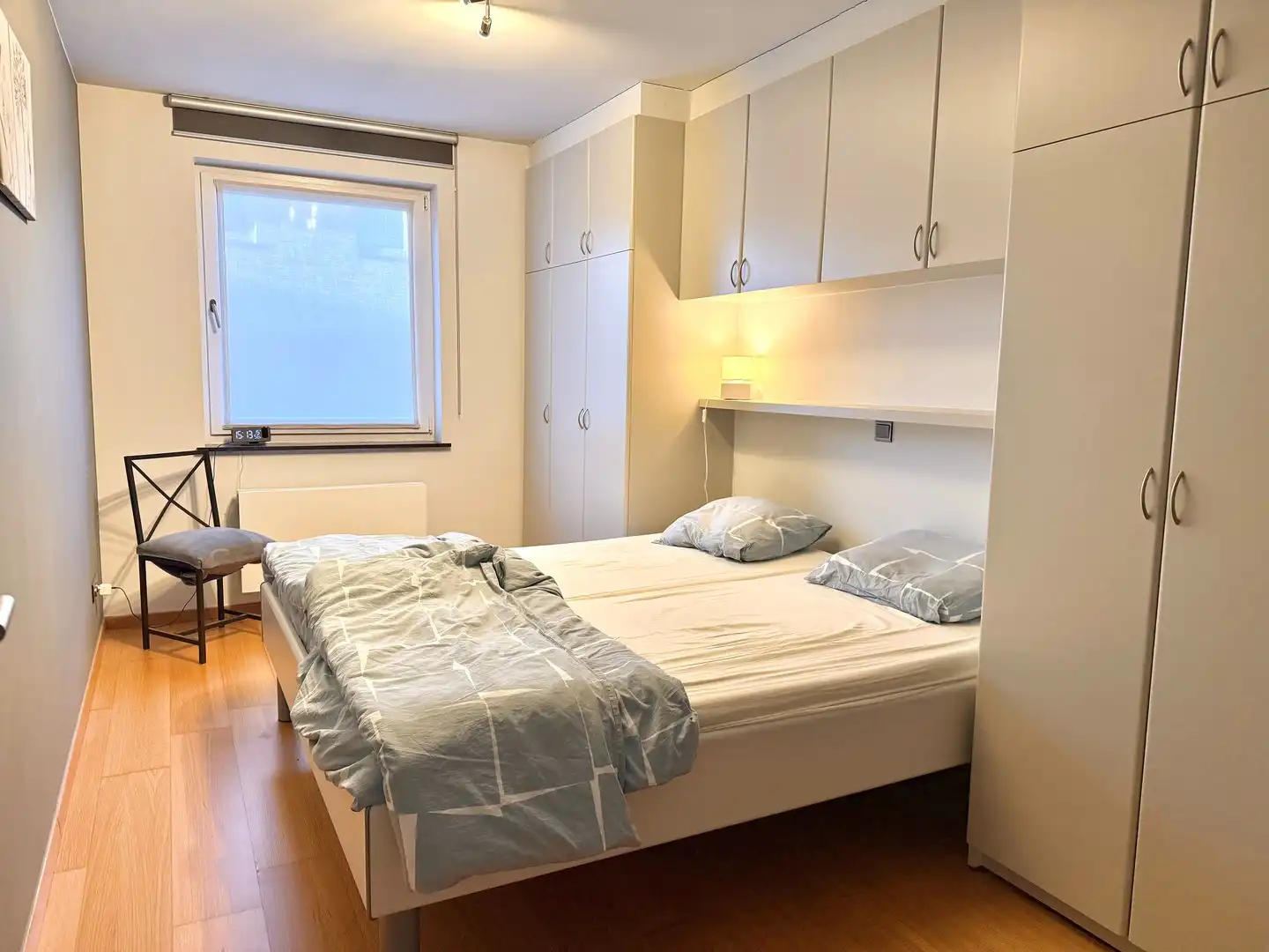 Ruim appartement met zonnig terras en tuintje. foto 10