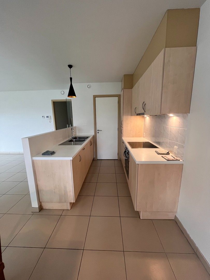 Zeer aangenaam 2-slaapkamerappartement met ruim terras en open zicht te Dok Noord foto 8