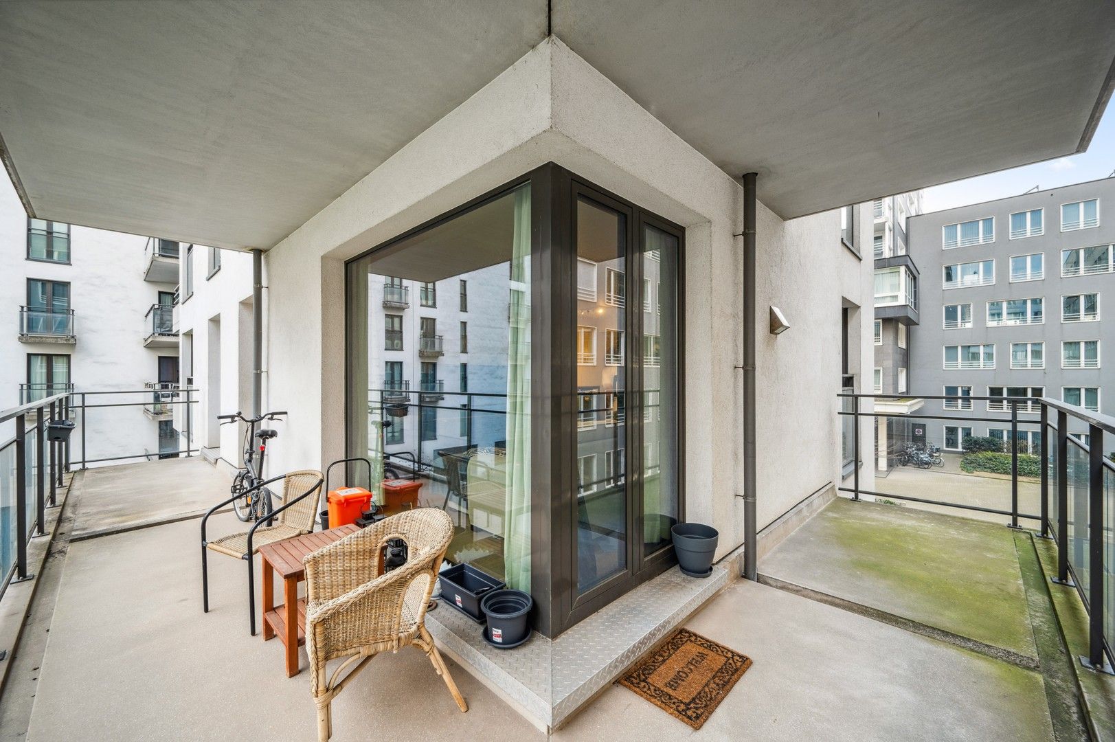 Spacious 3 bedroom apartment with garden view foto 23