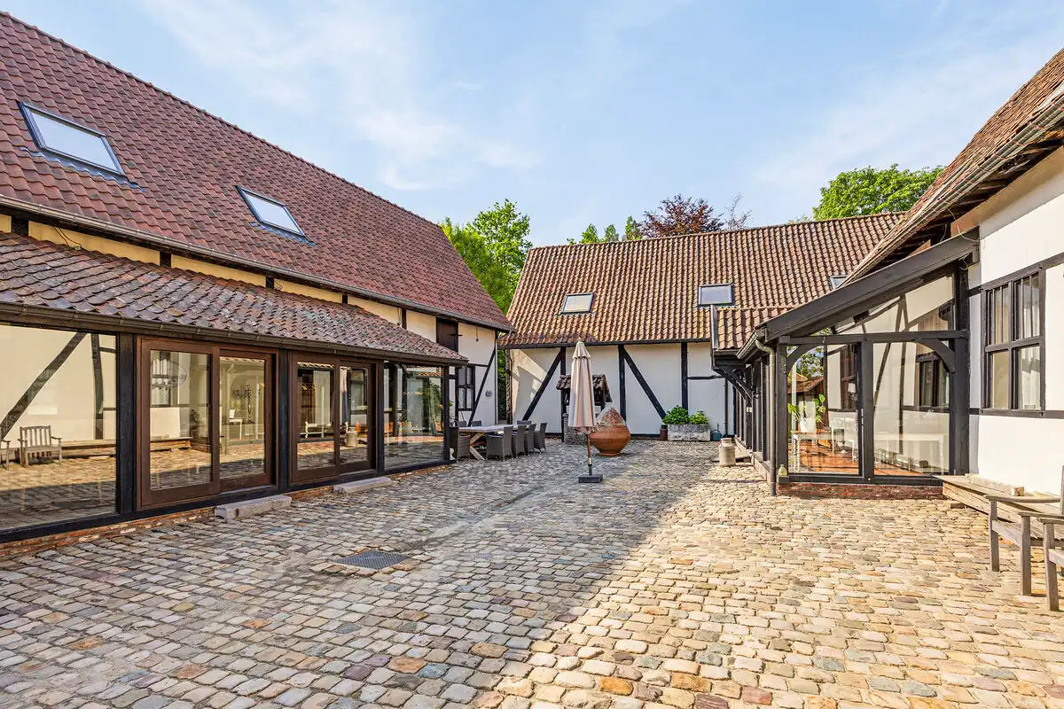 Exclusieve kans: Charmante vierkantshoeve te Diepenbeek – veelzijdige handelszaak met karakter foto 19