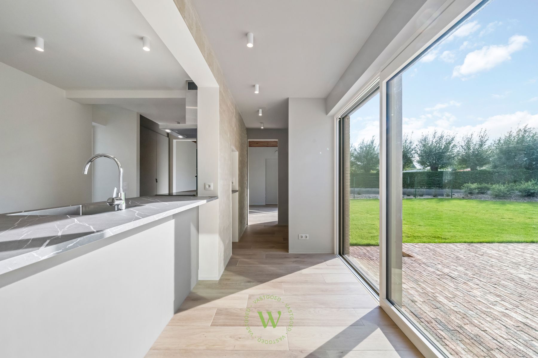 Energiezuinige, gerenoveerde woning met 3 slpks in Zwevezele foto 6