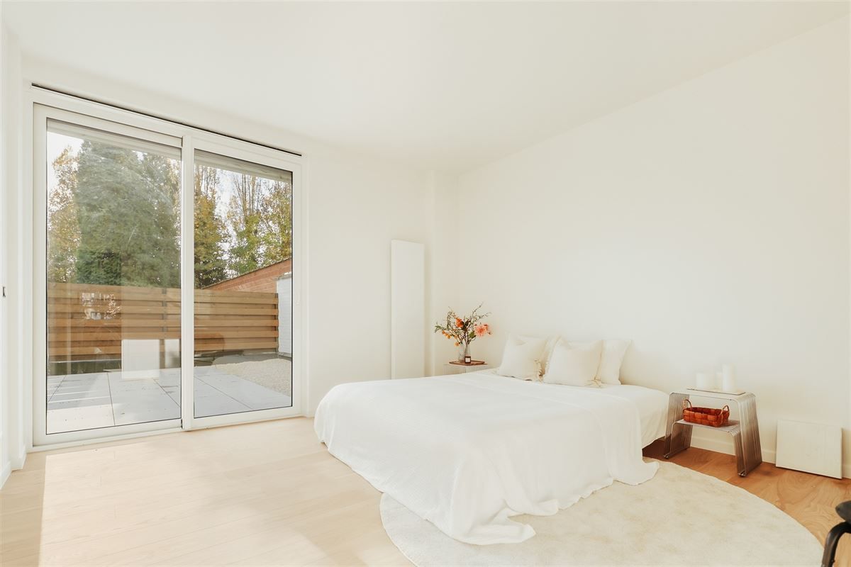 Luxueus gerenoveerd gelijkvloers appartement met 40m² terras foto 12