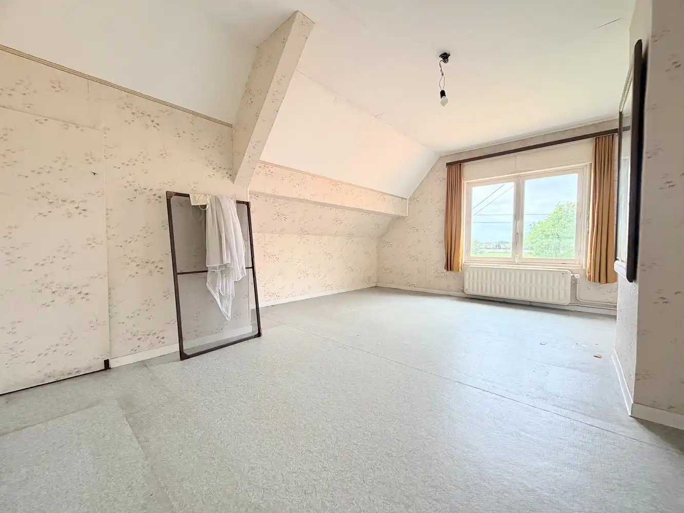 Op te frissen alleenstaande woning met riante tuin foto 21