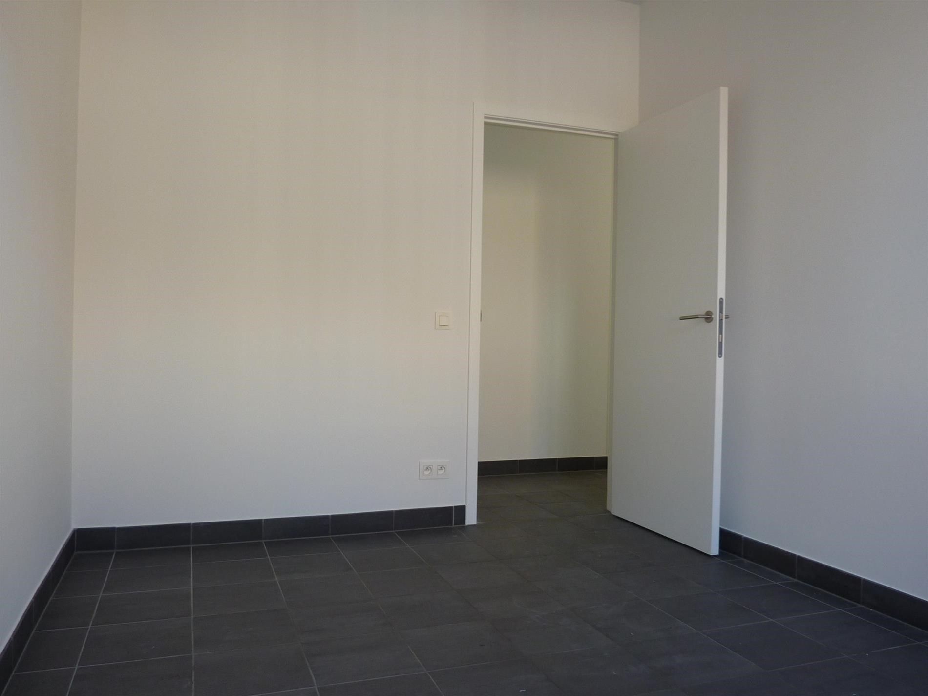 RUIM APPARTEMENT MET 3 SLAAPKAMERS EN RUIM TERRAS IN CENTRUM IEPER foto 9