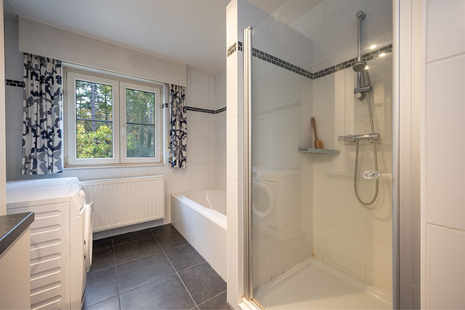 Woning op toplocatie met ruime tuin en zicht op bosgebied. foto 18