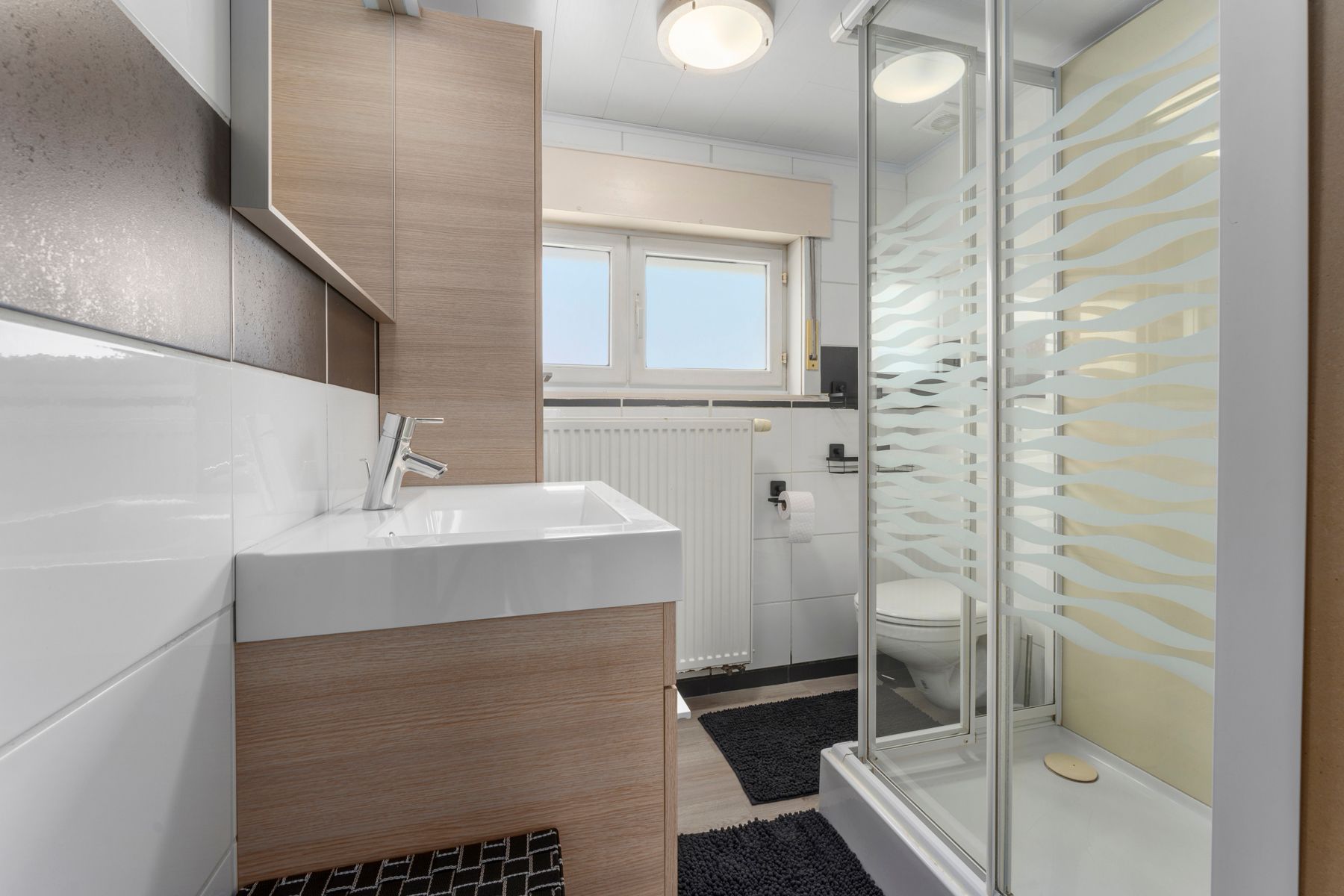 Centraal gelegen gerenoveerde rijwoning met 3 slpk en tuin foto 5