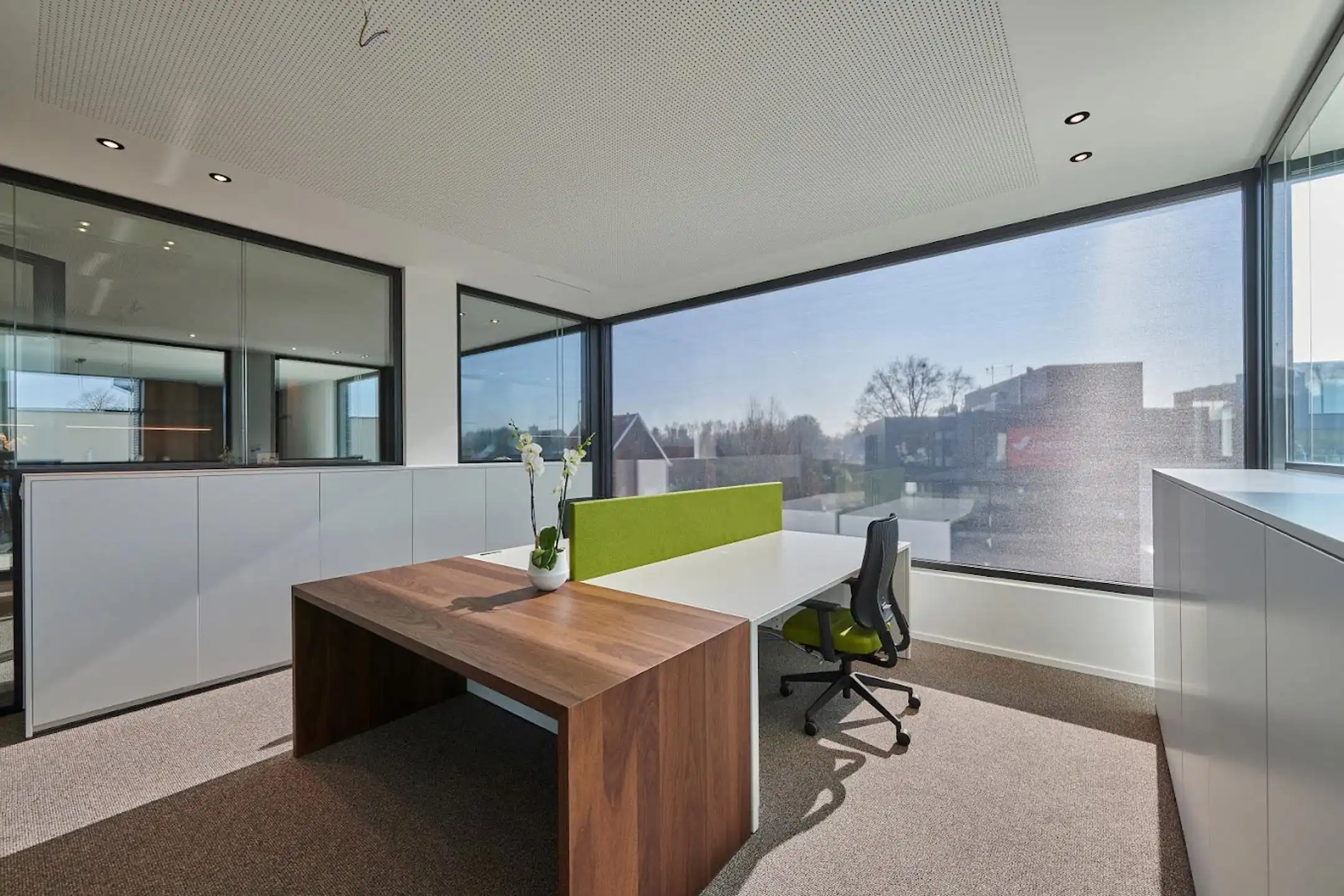 Centrale kantoren te huur in exclusieve setting foto 2