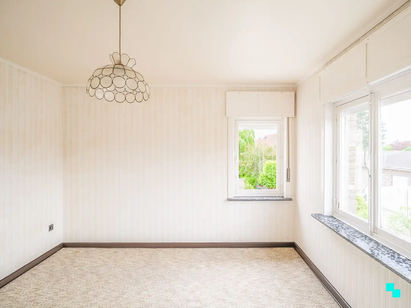 Ruime, te renoveren woning in het mooie Asper foto 15