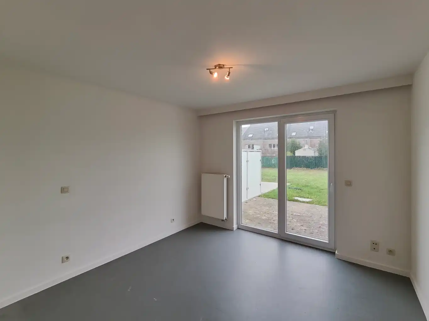 Gelijkvloers app. met 1 slaapkamer en autostaanplaats! foto 5