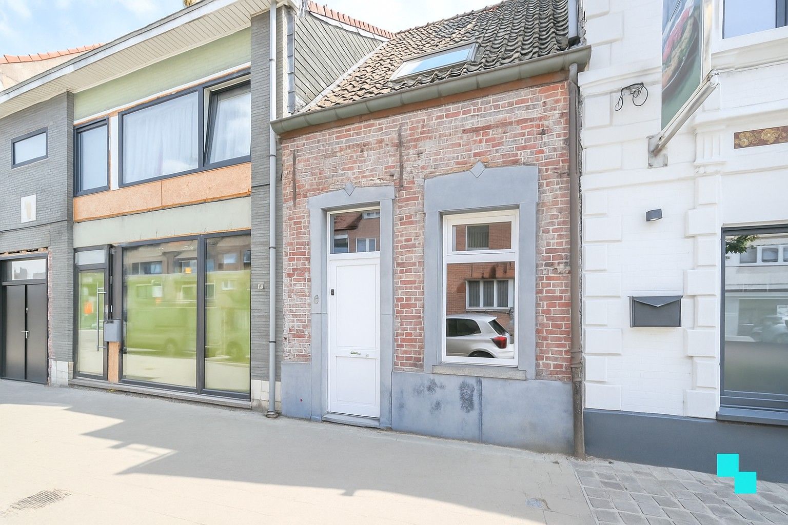 Stadswoning met tuin in centrum Oostrozebeke foto 2