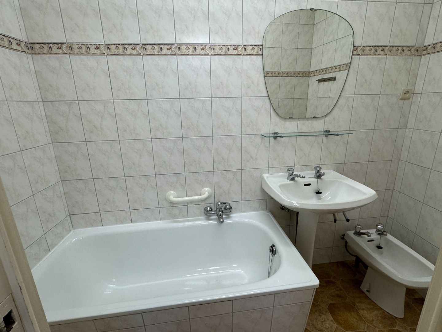 Femina - Gebouw met 3 appartementen foto 21