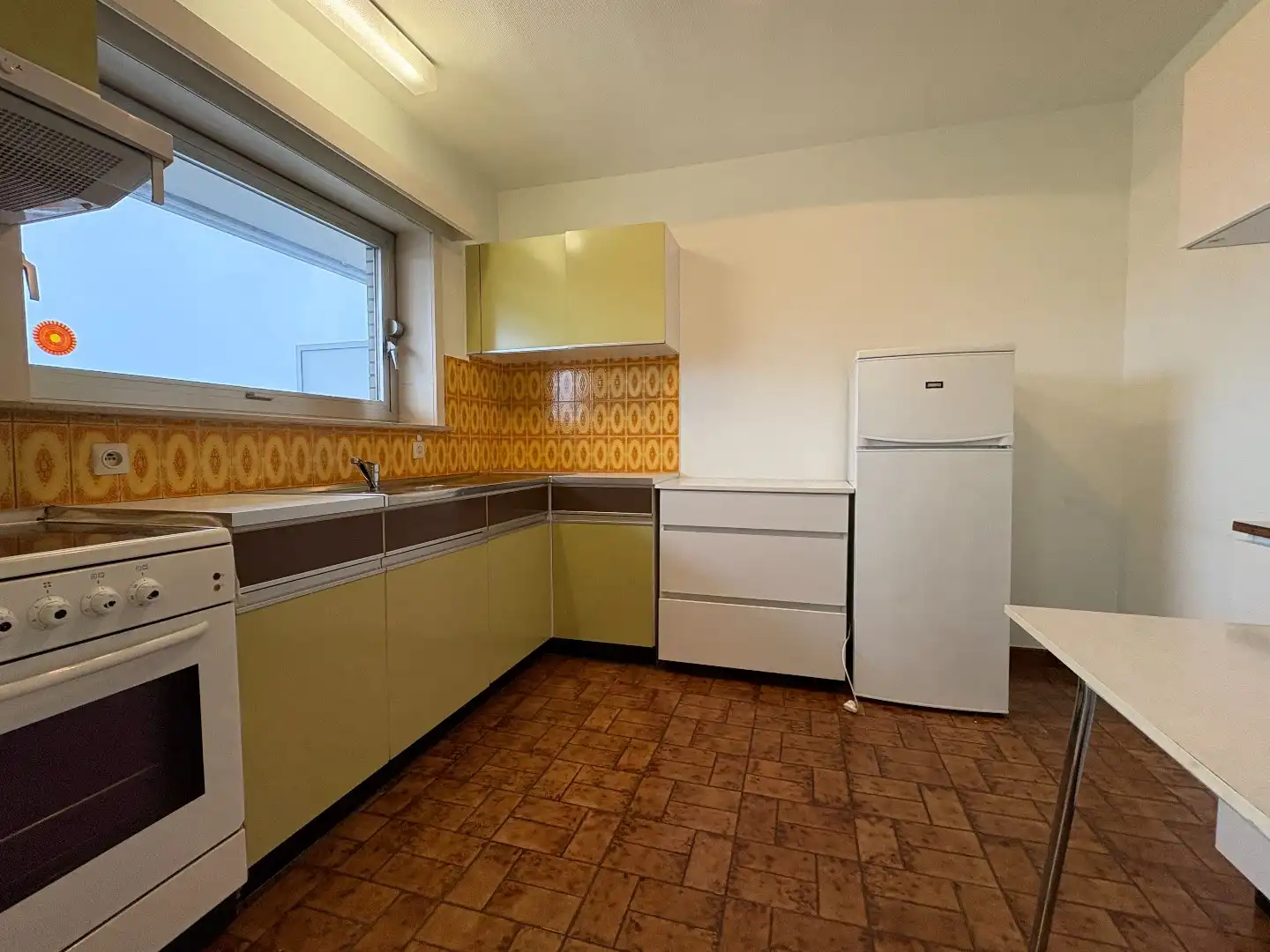 Appartement met 2 slaapkamers en staanplaats op de markt van Harelbeke  foto 2