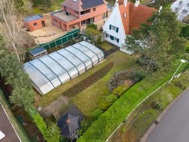 Grote villa op 1533m² gelegen centraal in de Simli-wijk te Nieuwpoort-Bad. foto 8