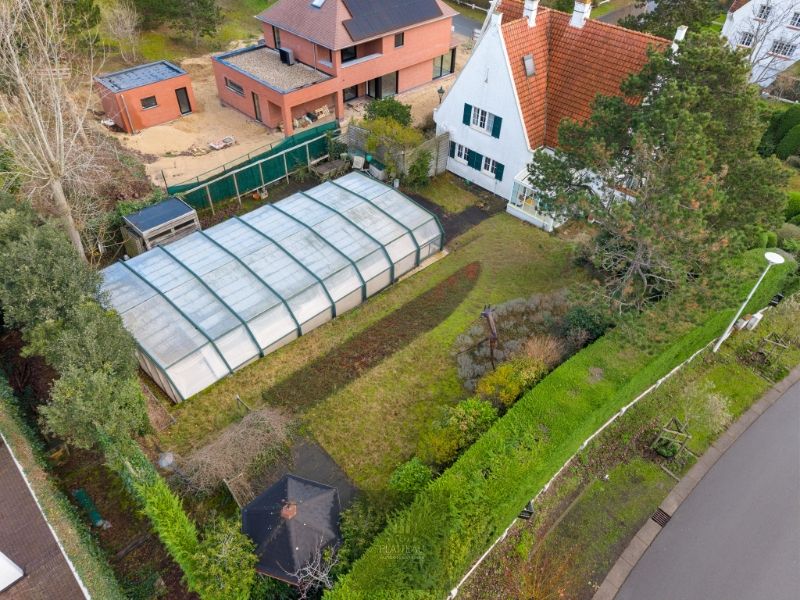 Grote villa op 1533m² gelegen centraal in de Simli-wijk te Nieuwpoort-Bad. foto 8