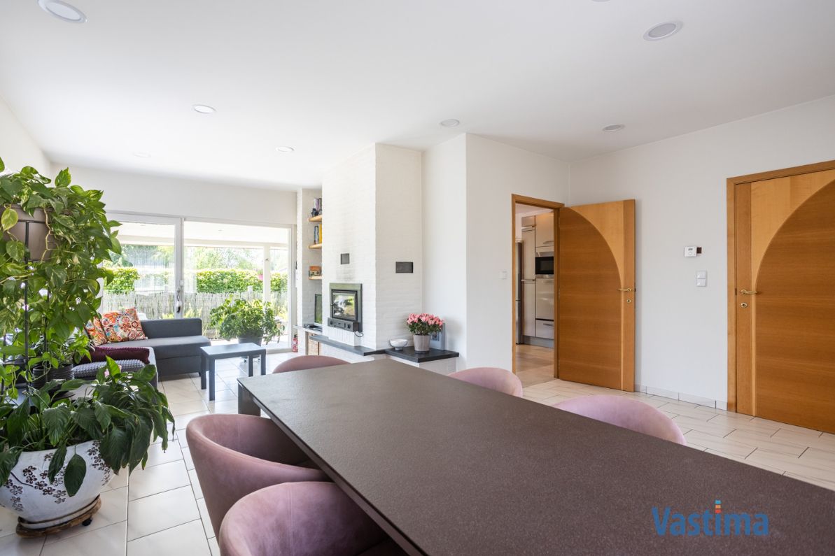 Bungalow in een oase van ruimte en rust in het hart van Ternat – ideaal voor gezinnen, kangoeroe wonen of vrij beroeper. foto 6
