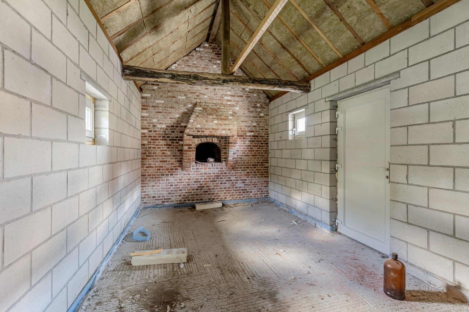 UNIEKE VIERKANTSHOEVE met paardenstallen op 7,34 hectare met vergunning voor zwembad en poolhouse foto 48