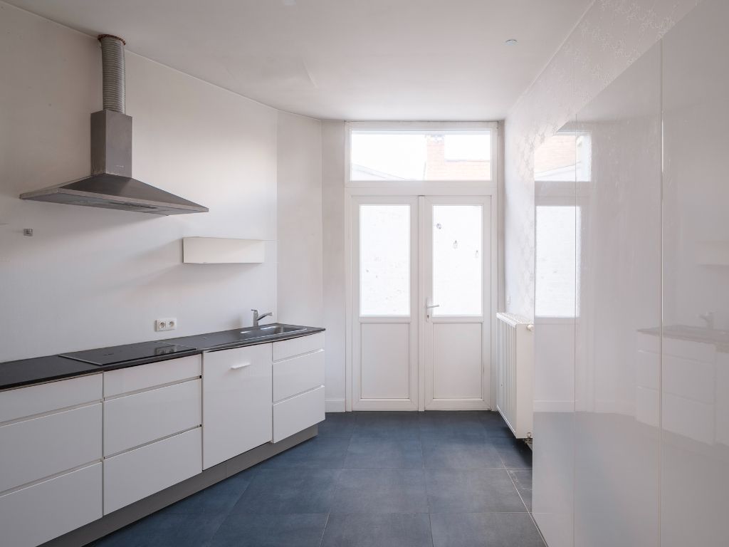 Lichtrijke en instapklare woning met stadskoer nabij Gent Centrum foto 14