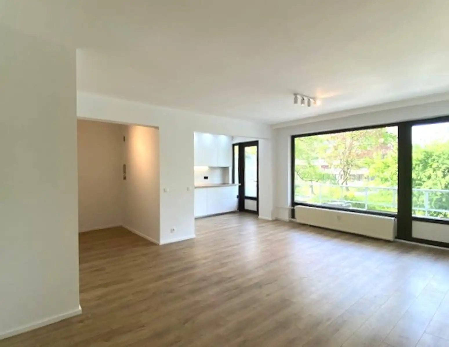 Recent gerenoveerd  2 slpk appartement te Fruithoflaan. foto 5