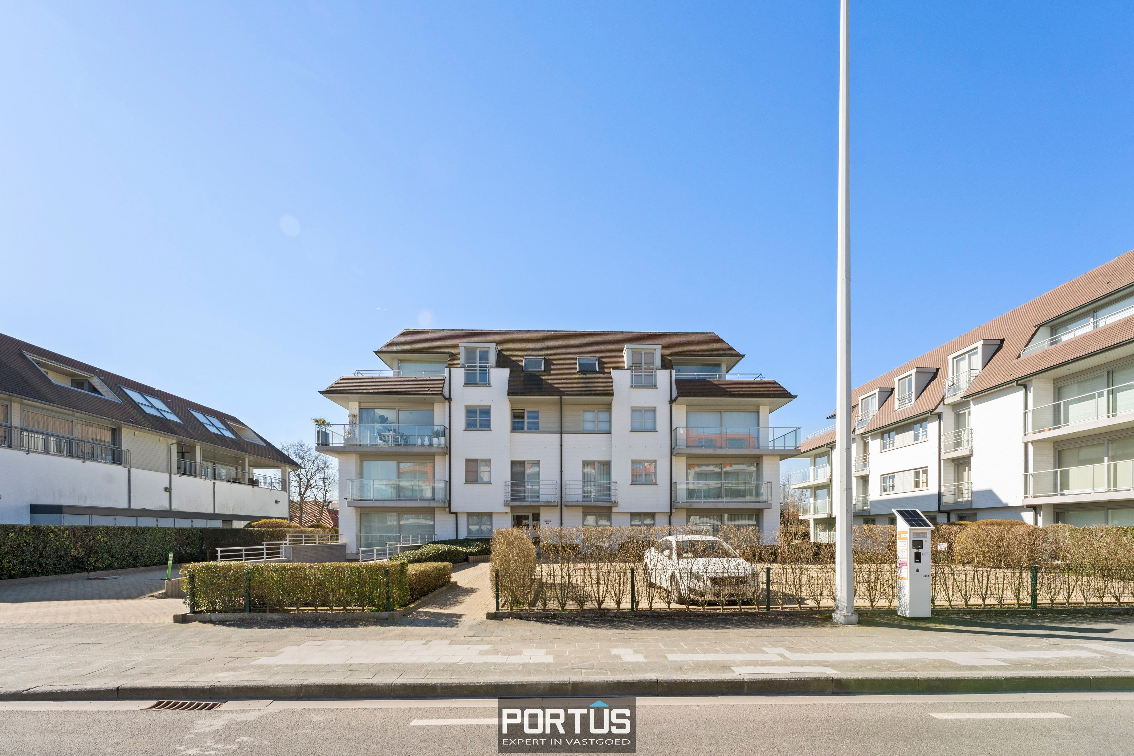 Private parkeerplaats te koop in Residentie Zilthof  foto {{pictureIndex}}