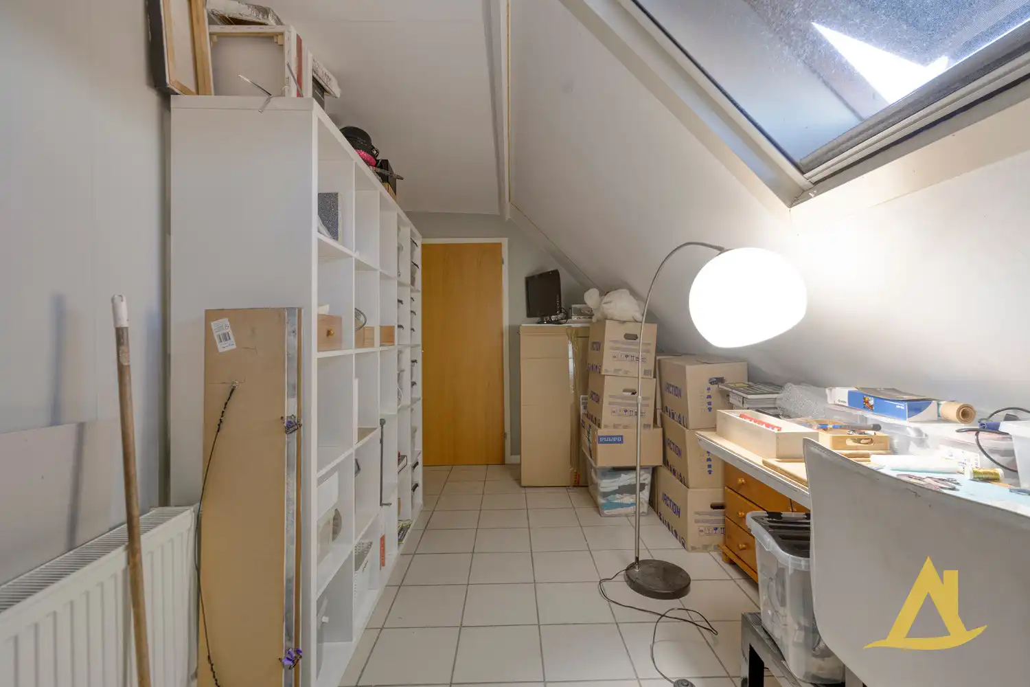 ZEER RUIM APPARTEMENT MET STUDIO EN 2 AUTOSTAANPLAATSEN TE DIEST! foto 36