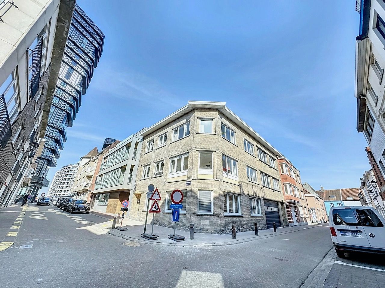 Volledig gemeubeld eigentijds appartement op een boogscheut van de Zeedijk. foto 16