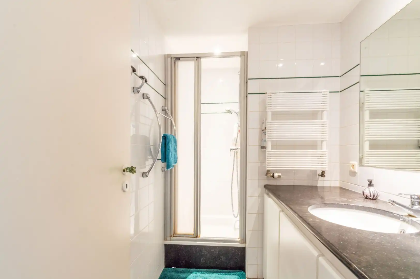 GEHEEL VAN 2 GEBOUWEN ! foto 17