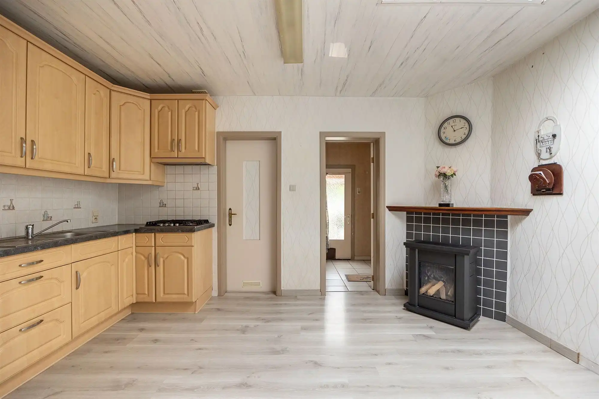 Gezinswoning met drie slaapkamers, tuin en garage foto 6