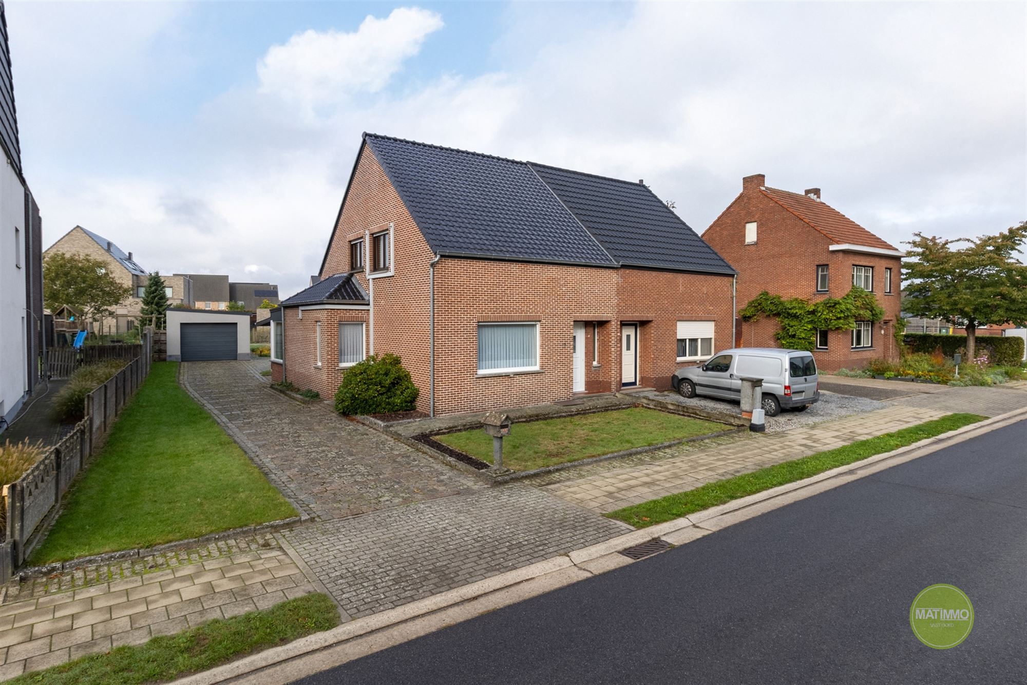 Hoofdfoto van de publicatie: Ruime gezinswoning met tuin en garage in Dessel