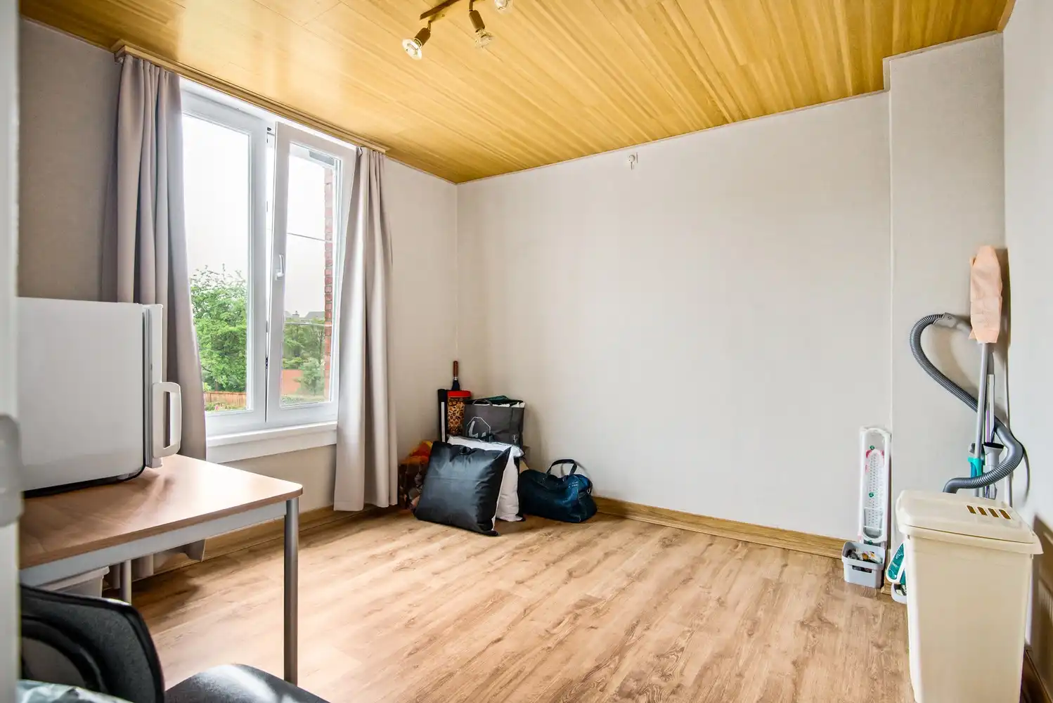 Te renoveren woning met drie slaapkamers en een garage in Kessel foto 14