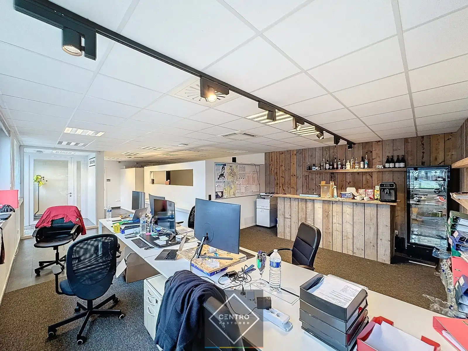 Instapklare KANTOREN (250m²) TE KOOP met 6 private parkeerplaatsen voor de deur te Brugge! Ideale uitvalsbasis naar kust en binnenland! foto 3