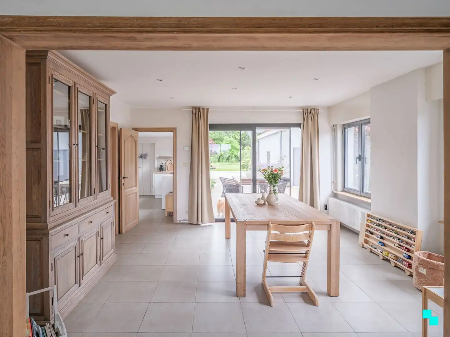 Ruim halfopen met grote tuin in Meilegem foto 3