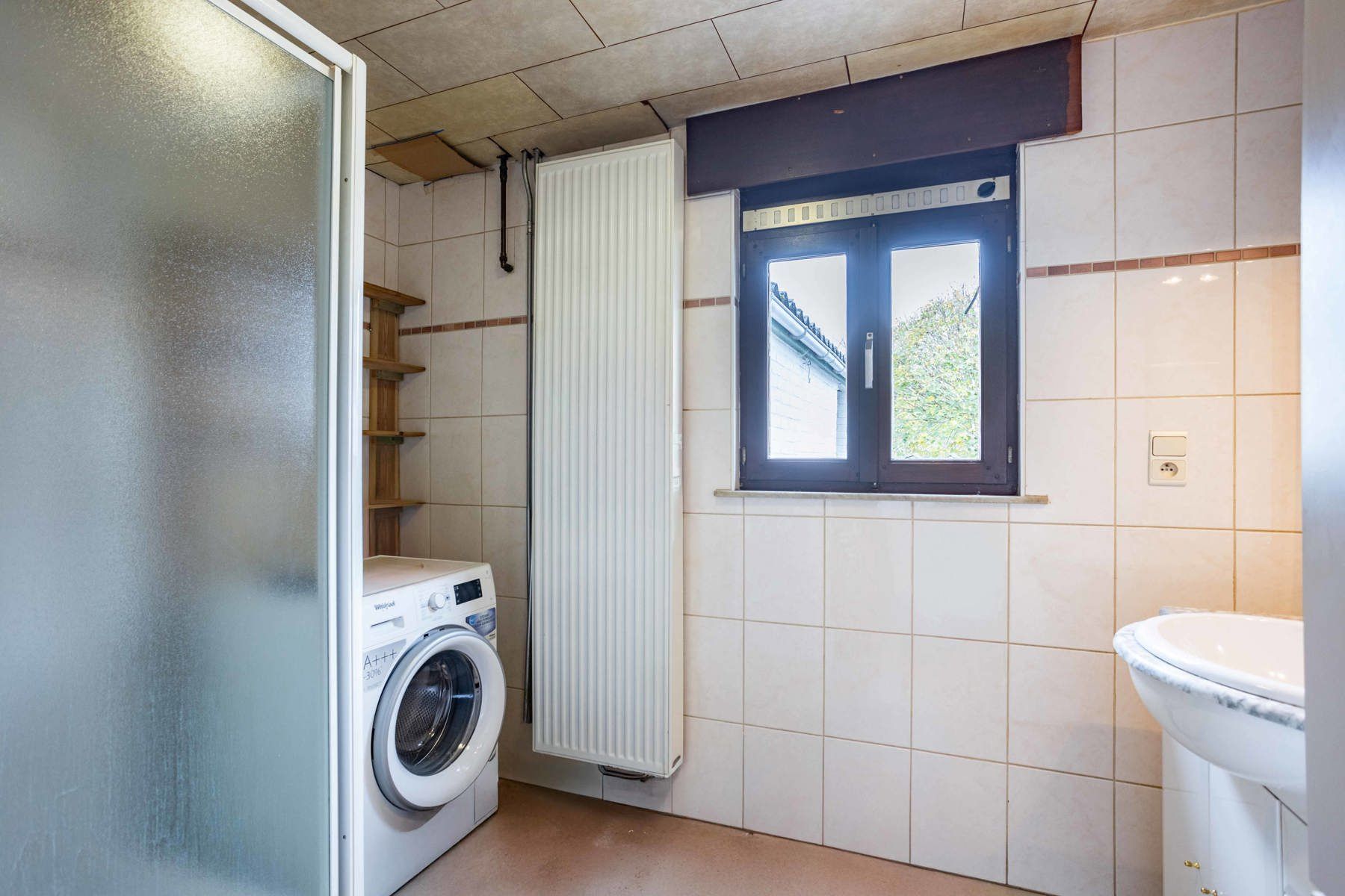 Te koop: op te frissen woning met gunstige ligging te Aalst! foto 18