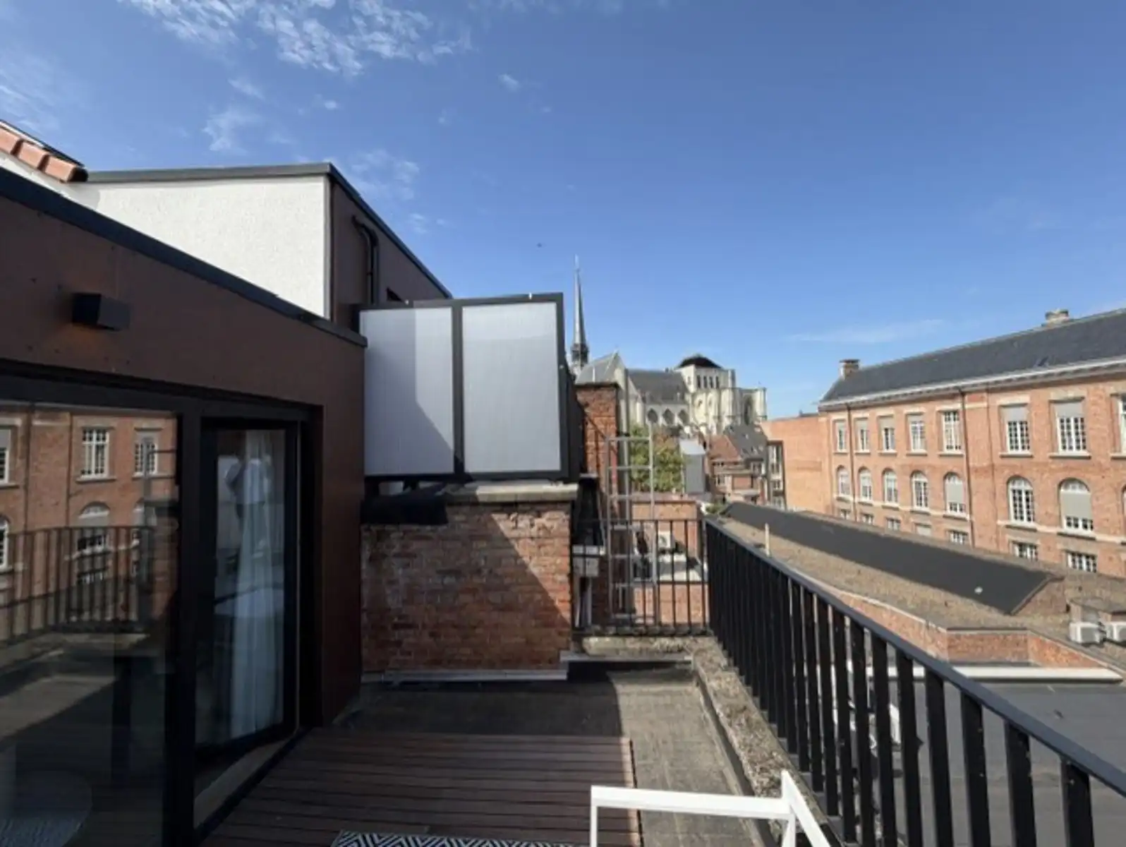 Gemeubelde duplex met airco en terras te huur voor 3 maanden foto 18