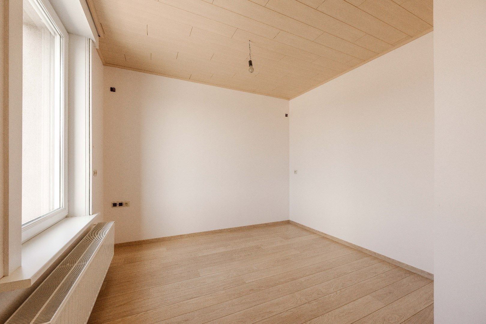 VERRASSEND RUIME WOONST (HANDELSHUIS) MET TUIN & GARAGE | TOEGANG ACHTEROM foto 15