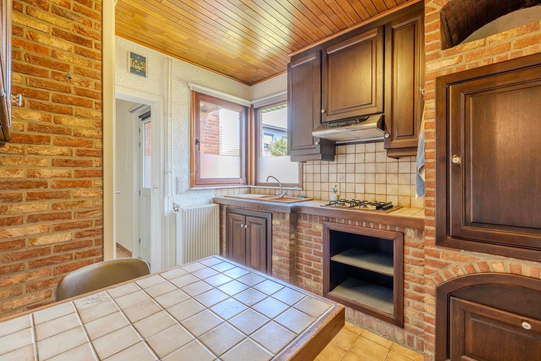 Centraal gelegen woning met 2 slpk foto 7