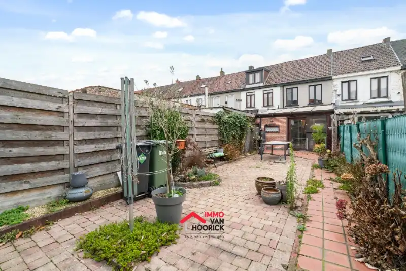 Ruime woning met 3 slaapkamers en tuin! foto 14