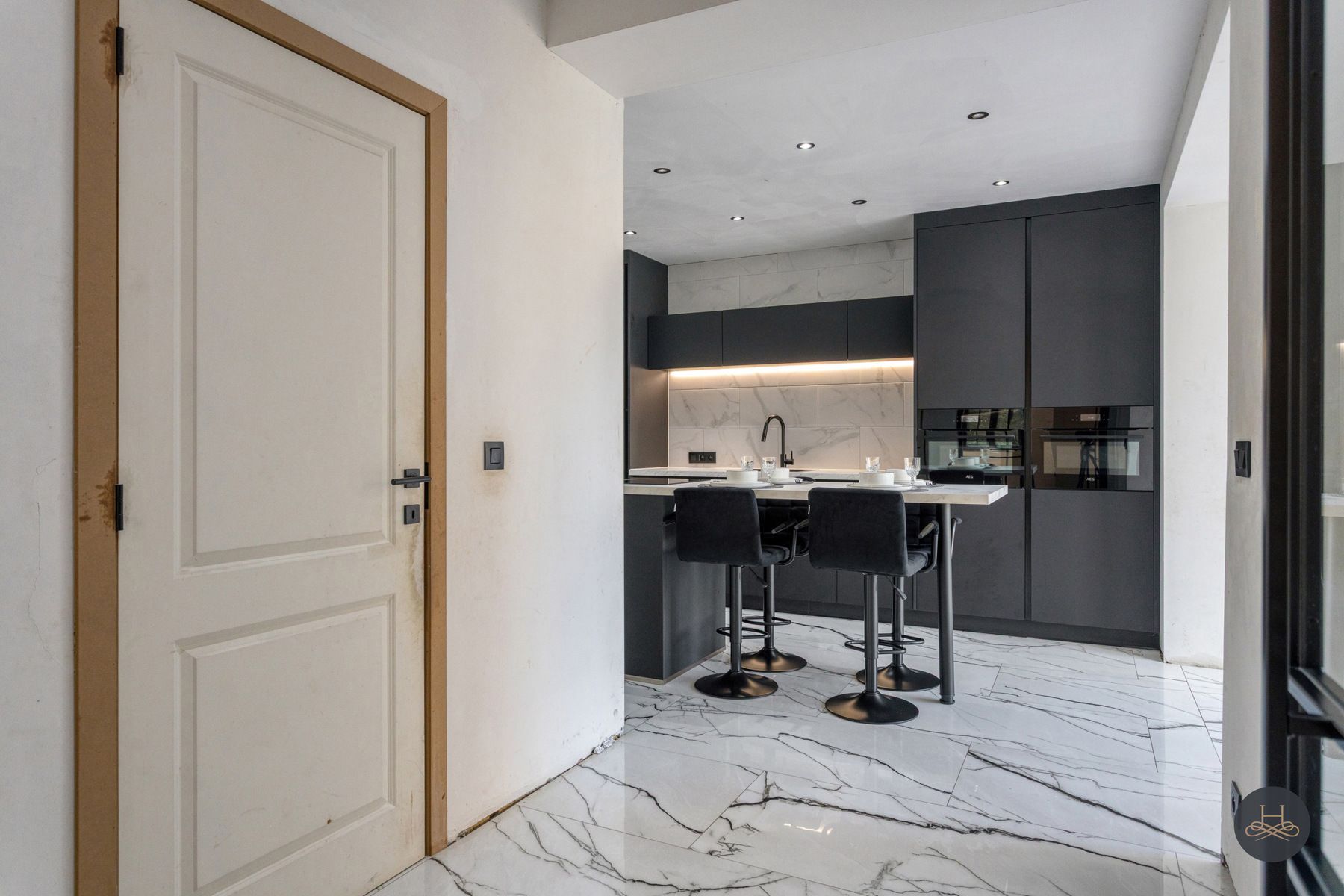 Riante woning met 6 slaapkamers en veel parkeergelegenheid foto 12