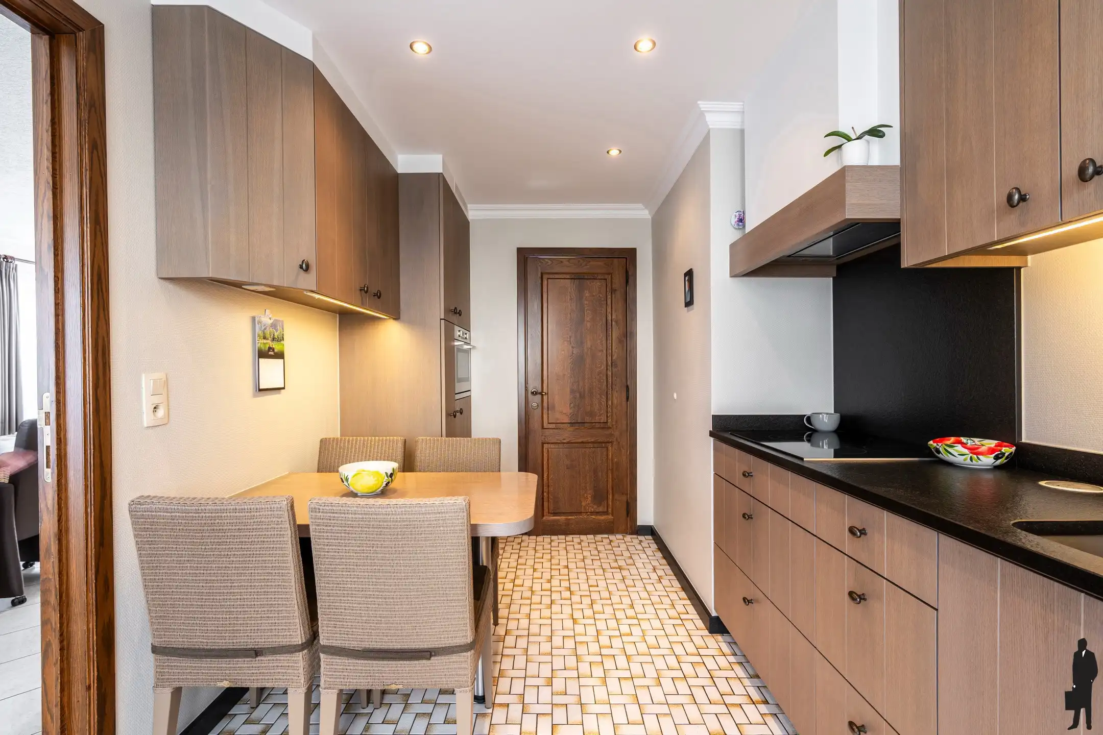 Woning met garage op 615m² grond in centrum Poppel. foto 5