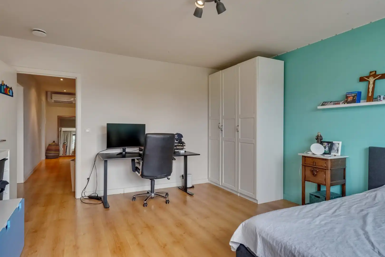 INSTAPKLARE GEZINSWONING MET 4 SLAAPKAMERS, ZWEMBAD EN PRACHTIGE TUIN OP 609M2 TE MAASMECHELEN foto 15