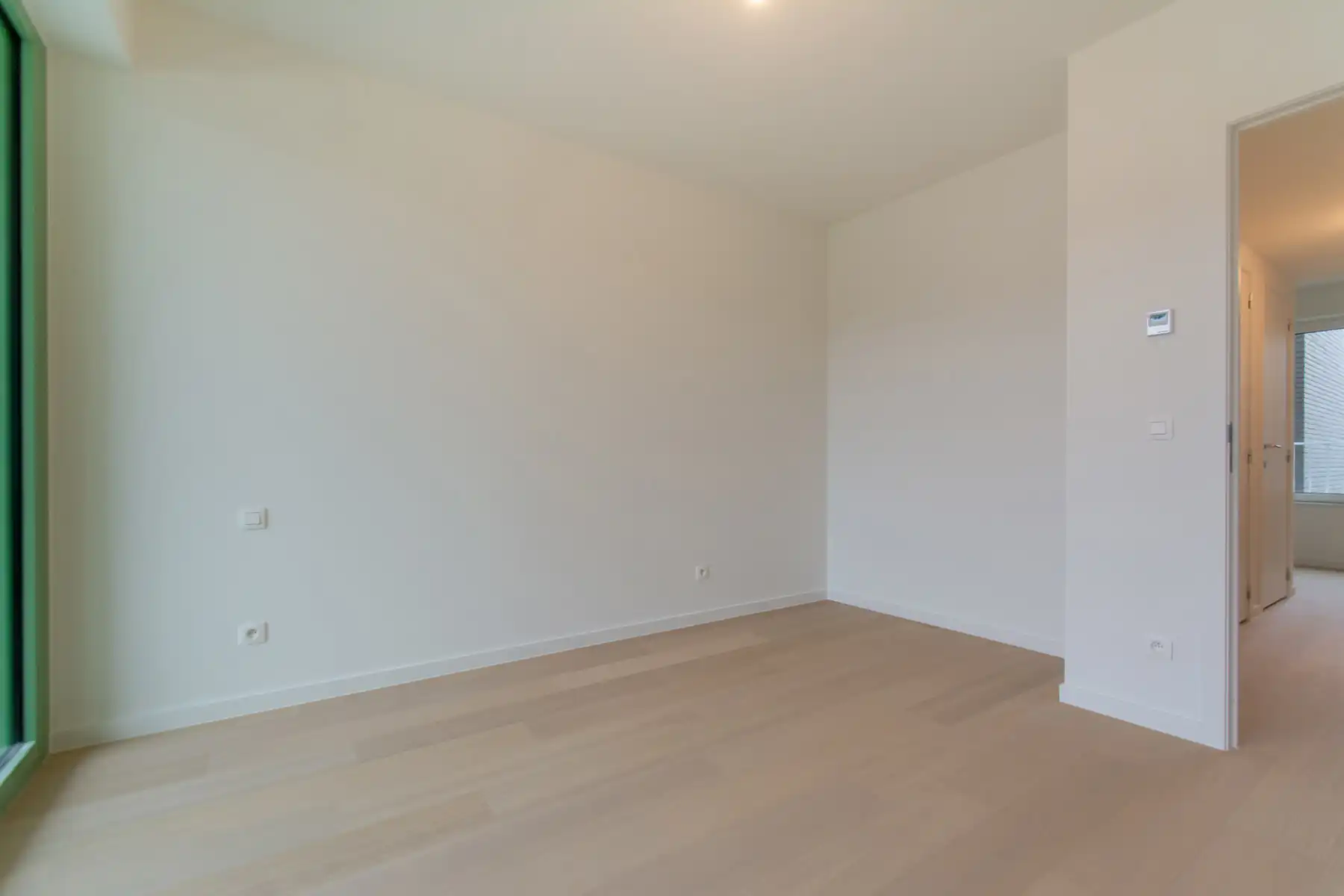 Prachtig instapklaar 2- kamer appartement met groot terras foto 11