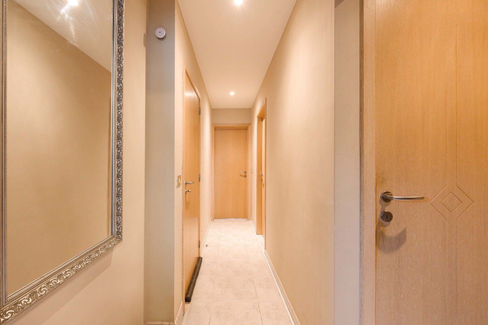 INSTAPKLAAR APPARTEMENT OP TOPLOCATIE MET GARAGE!!! foto 6