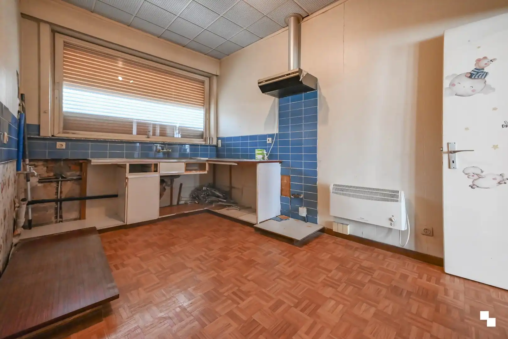 Verder op te knappen handelseigendom met woonst in centrum Izegem foto 11